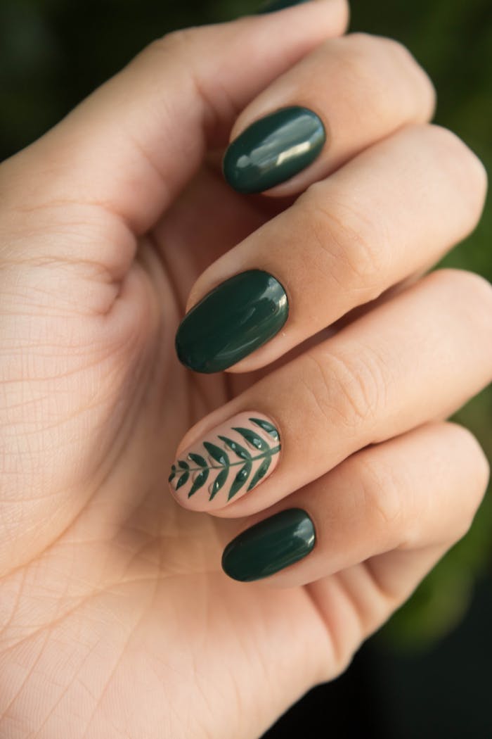 manicure-green